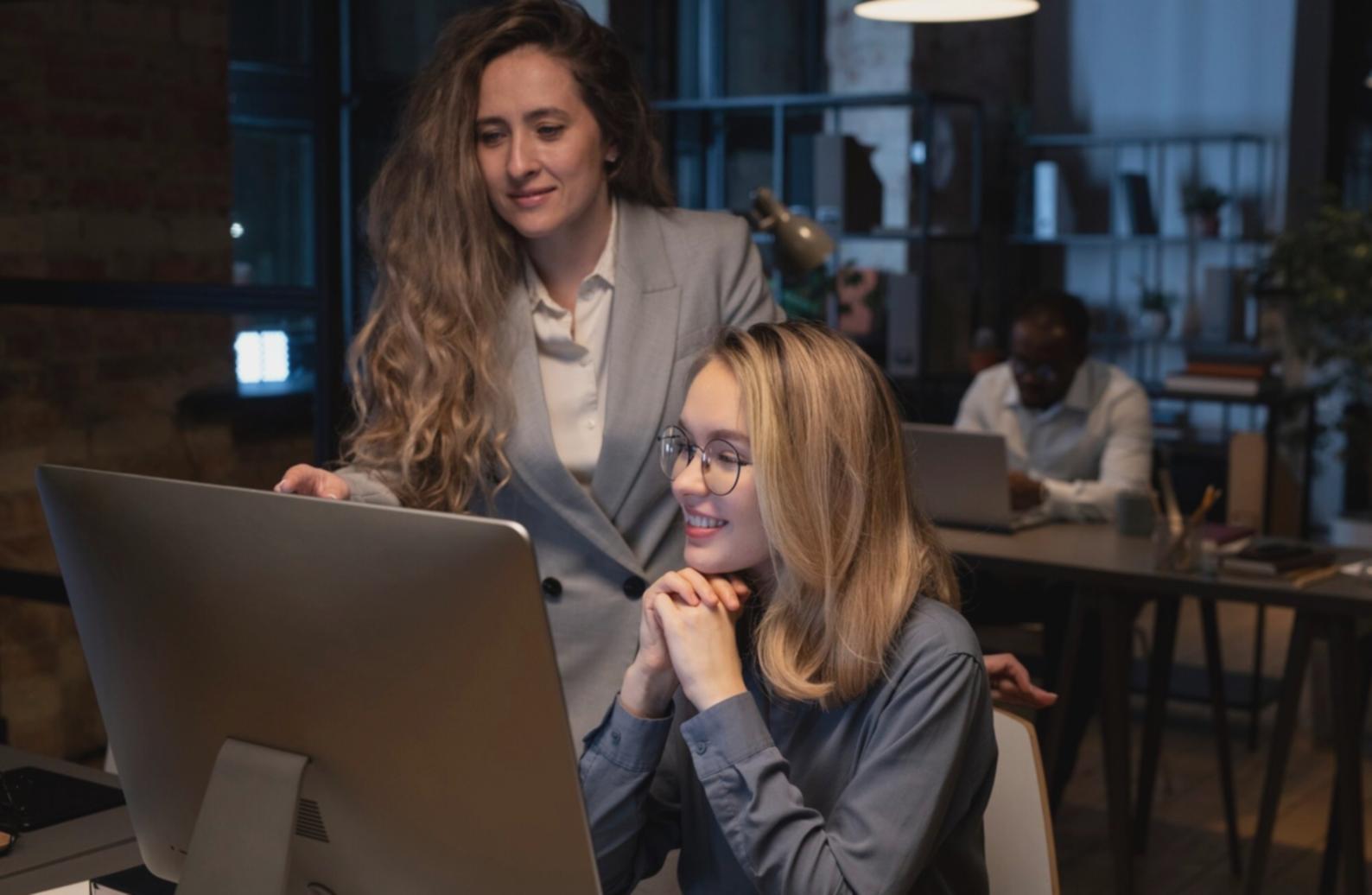 Sesión en vivo con instructor explicando configuración